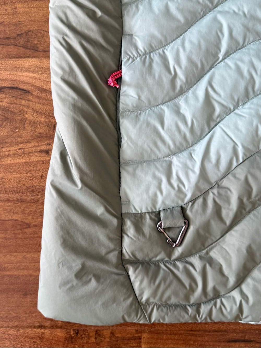Nike ACG Men's Mint & Olive Quilted Packable Vest - Picture 5 of 10